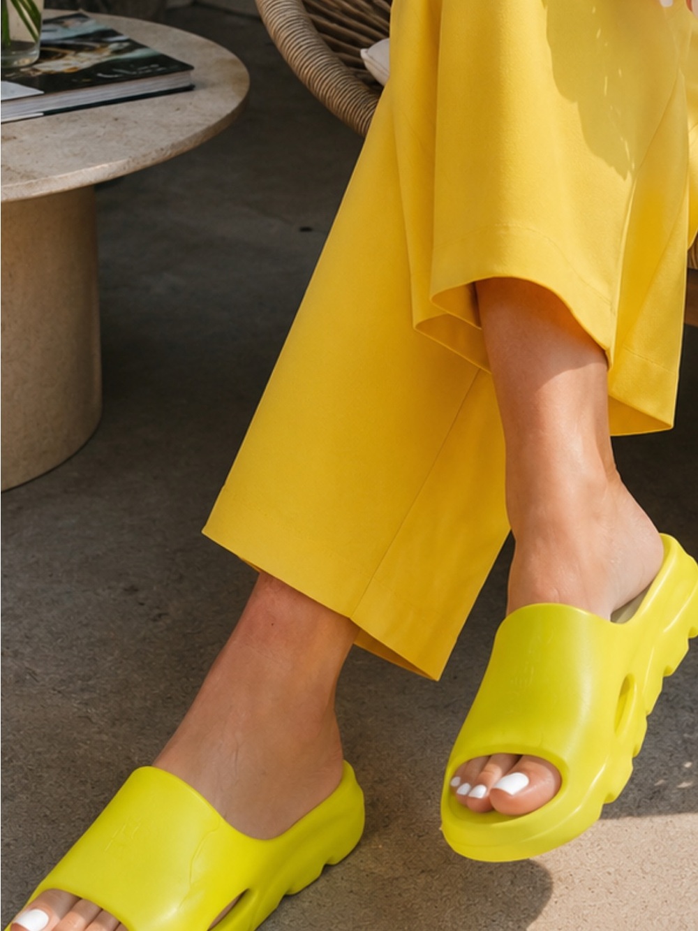 Women’s Slip-On Slide Sandals in Bright Yellow